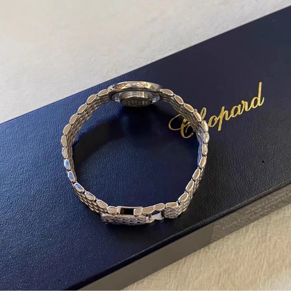 18K Gold Chopard Happy Diamonds Watch - Picture 2 of 5